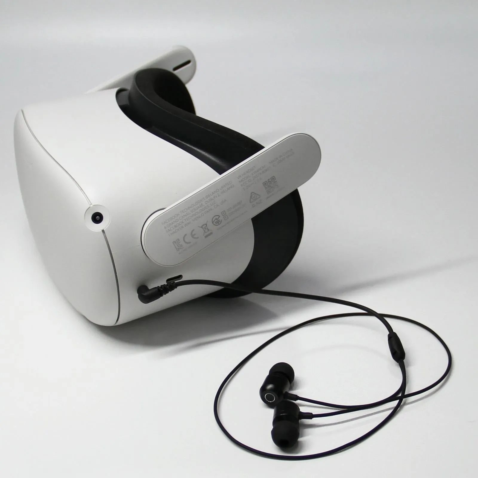 Aluminum 3.5mm Earbuds for Meta Quest 2 - Compact and Durable
