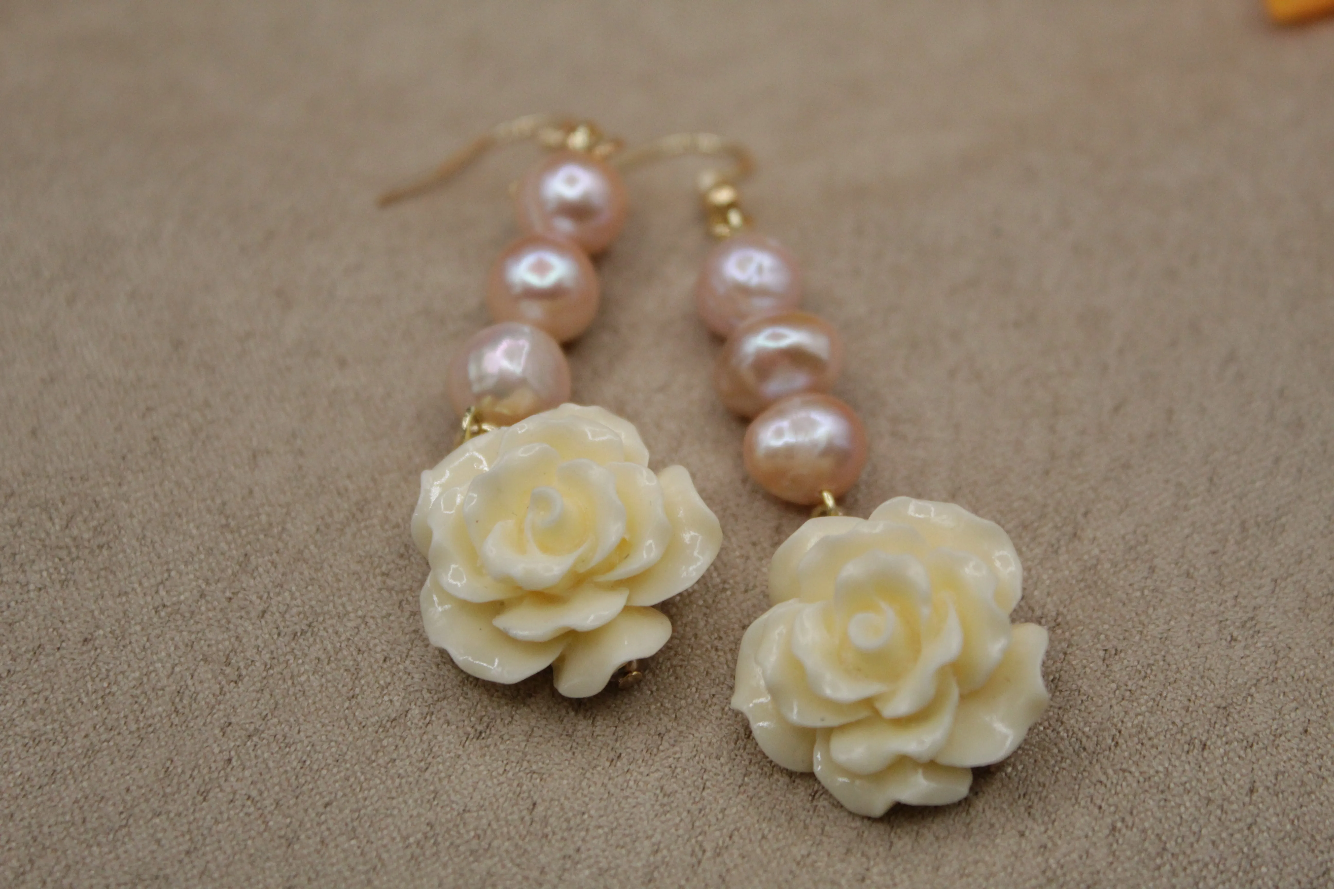 Fresh water pearl earrings